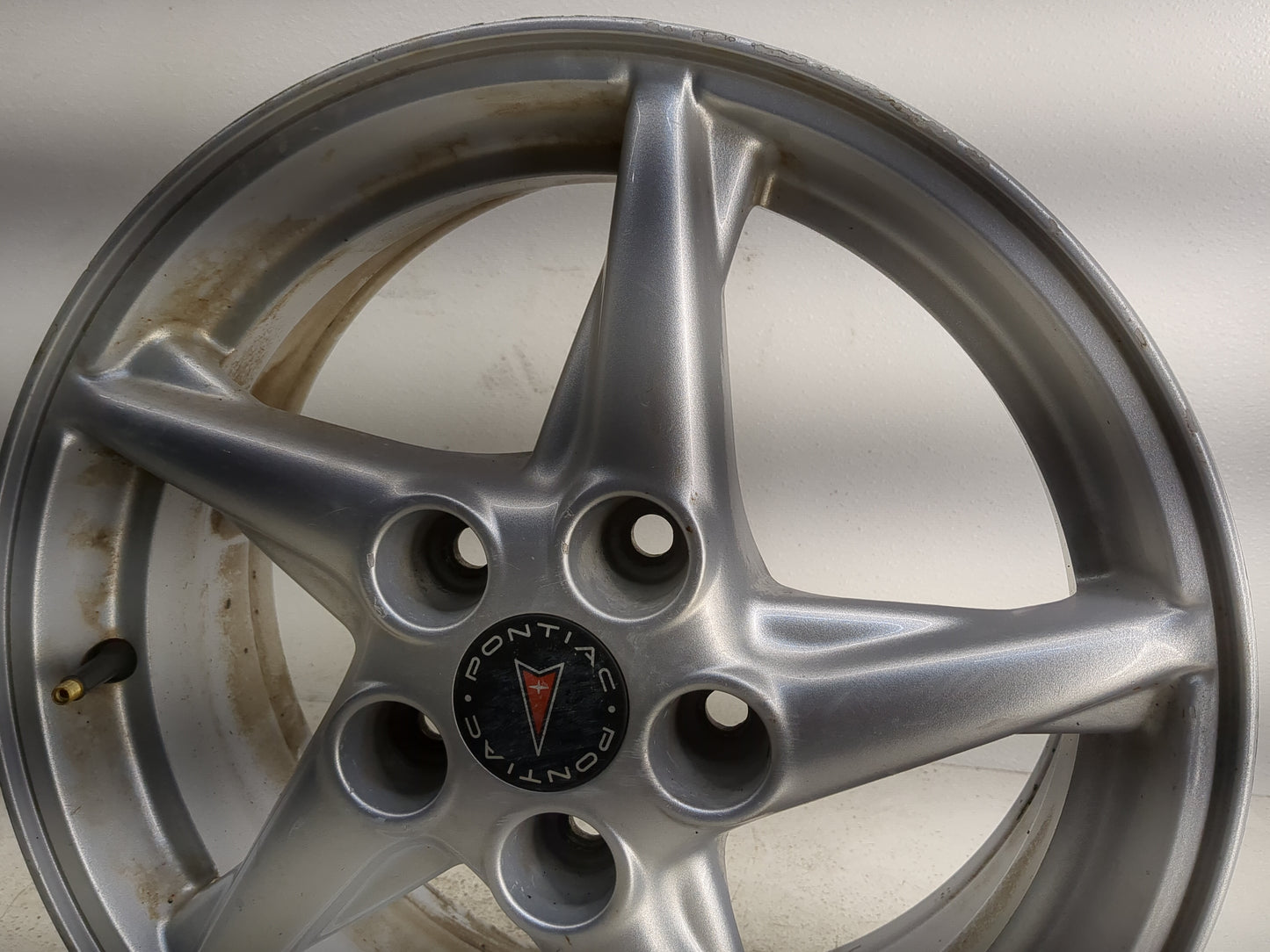 1999-2003 Pontiac Grand Prix Oem Wheel Rim - Oemusedautoparts1.com