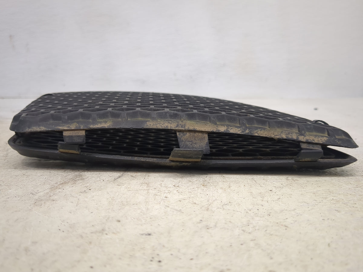 2004-2008 Pontiac Grand Prix Front Grille Bumper Not Included 5036583 - Oemusedautoparts1.com