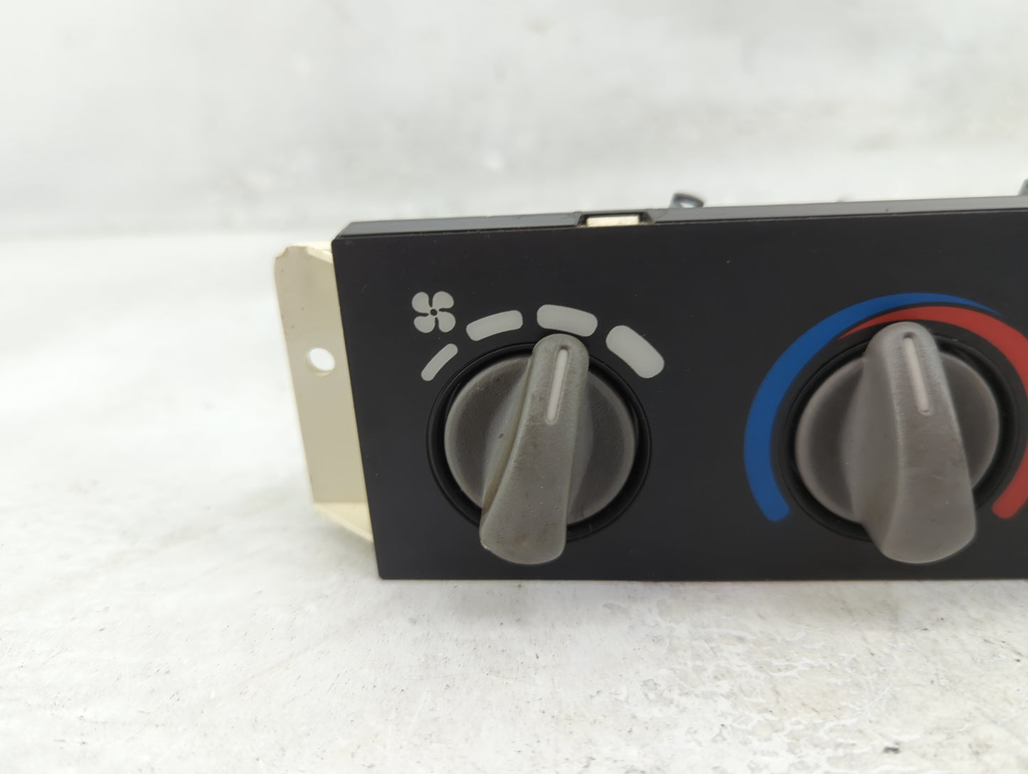 2000-2002 Pontiac Sunfire Climate Control Module Temperature AC/Heater Replacement Fits Fits 2000 2001 2002 OEM Used Auto Pa