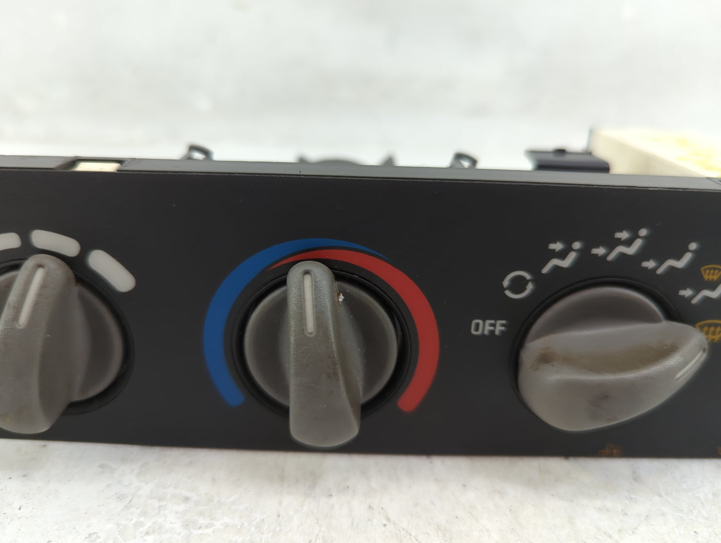 2000-2002 Pontiac Sunfire Climate Control Module Temperature AC/Heater Replacement Fits Fits 2000 2001 2002 OEM Used Auto Pa