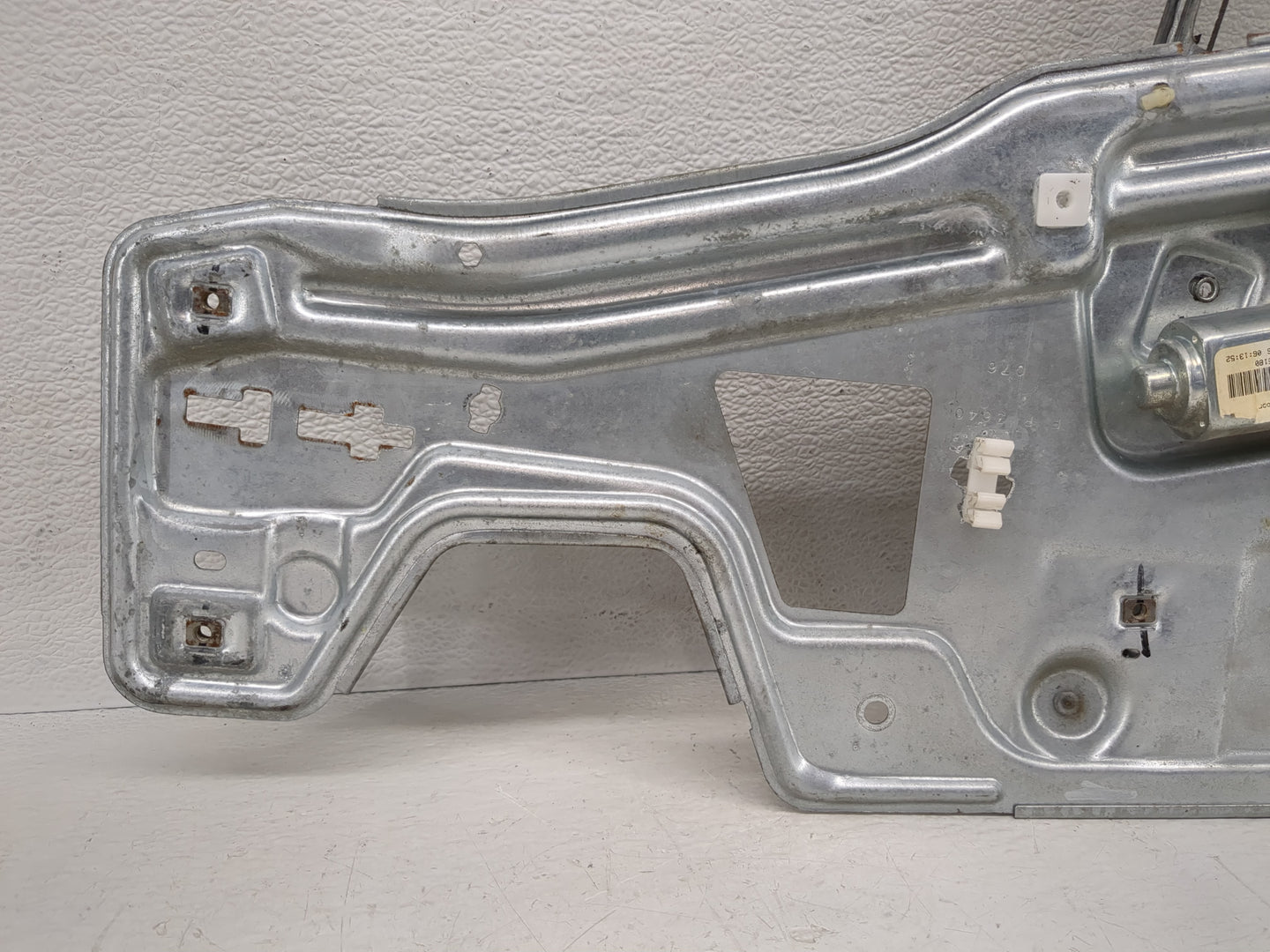 2006-2008 Pontiac Torrent Used Window Regulator Passenger Front - Oemusedautoparts1.com