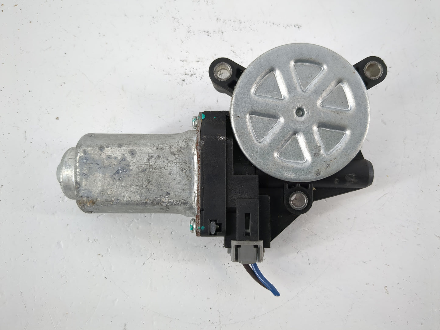2006-2008 Pontiac Torrent Driver Front Left Power Window Motor - Oemusedautoparts1.com