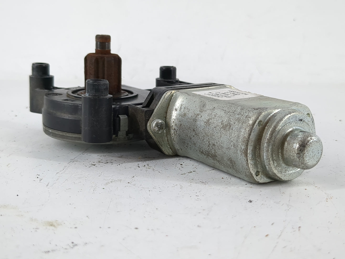 2006-2008 Pontiac Torrent Passenger Front Right Power Window Motor - Oemusedautoparts1.com