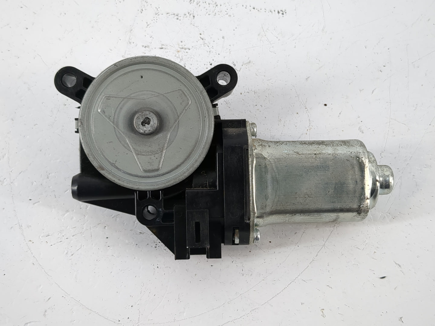 2006-2008 Pontiac Torrent Passenger Front Right Power Window Motor - Oemusedautoparts1.com