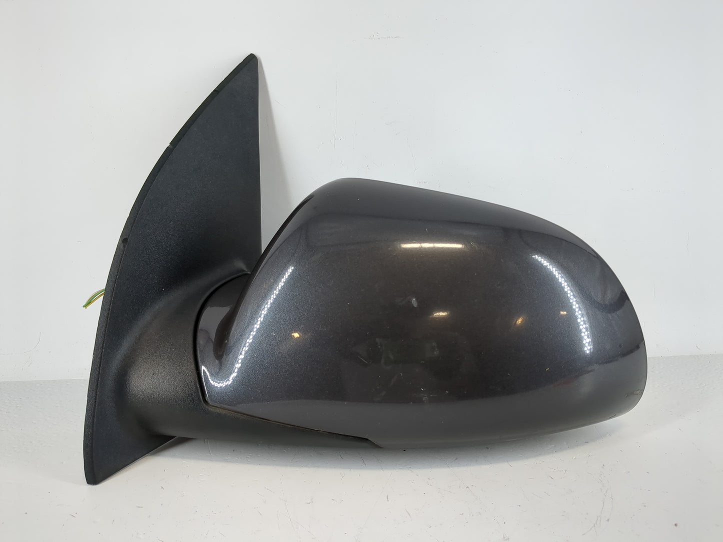 2006-2009 Pontiac Torrent Driver Side View Mirror - Left Door Mirror OEM Used - Oemusedautoparts1.com