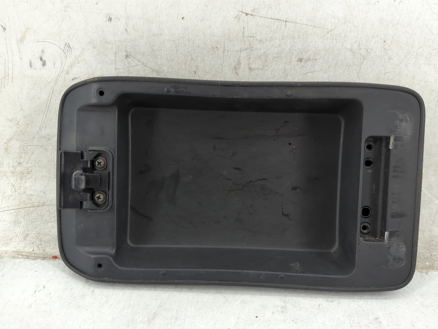 2005-2008 Pontiac Vibe Center Console Armrest Cover Lid Fits Fits 2005 2006 2007 2008 OEM Used Auto Parts - Oemusedautoparts