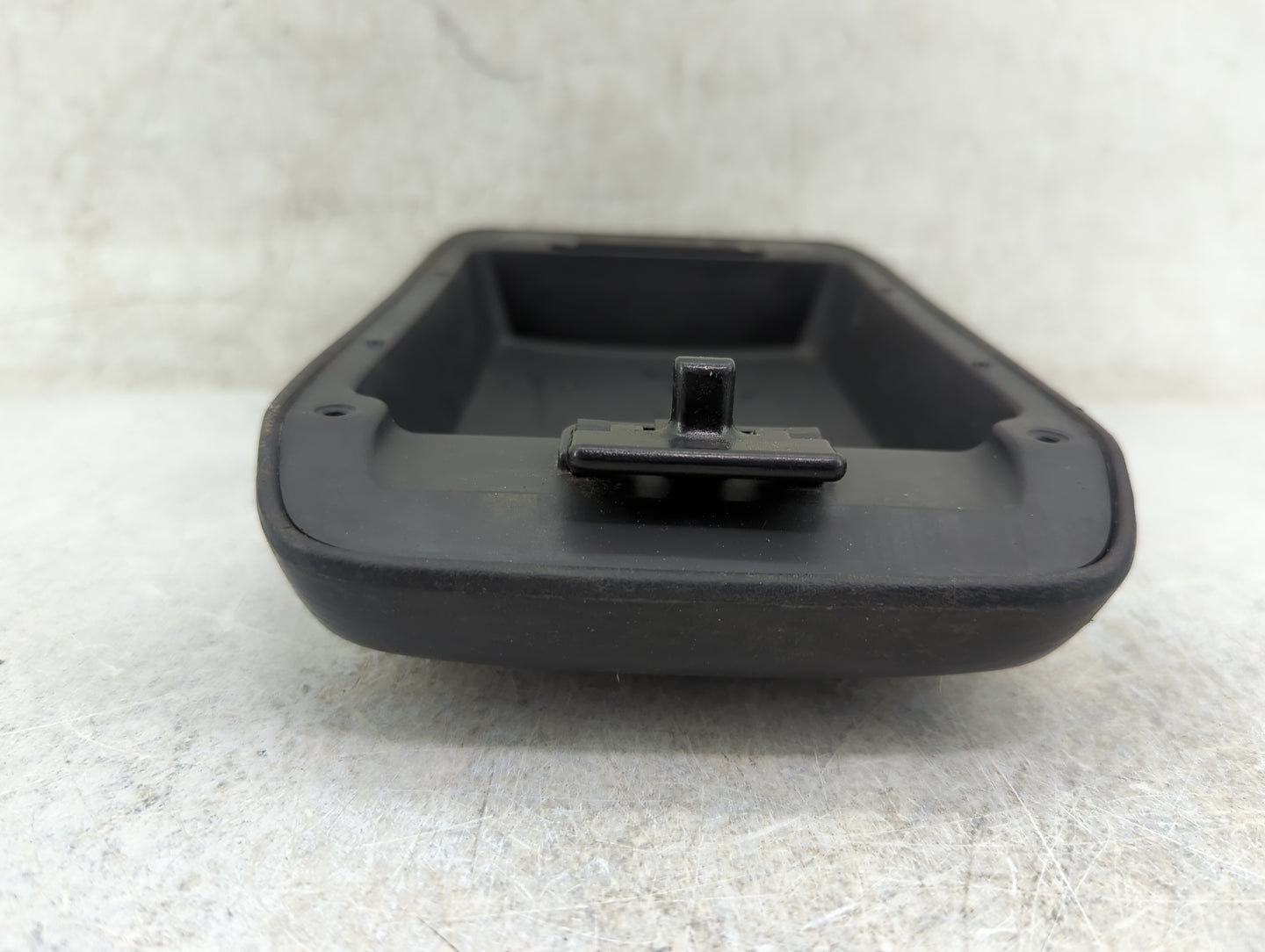 2005-2008 Pontiac Vibe Center Console Armrest Cover Lid Fits Fits 2005 2006 2007 2008 OEM Used Auto Parts - Oemusedautoparts