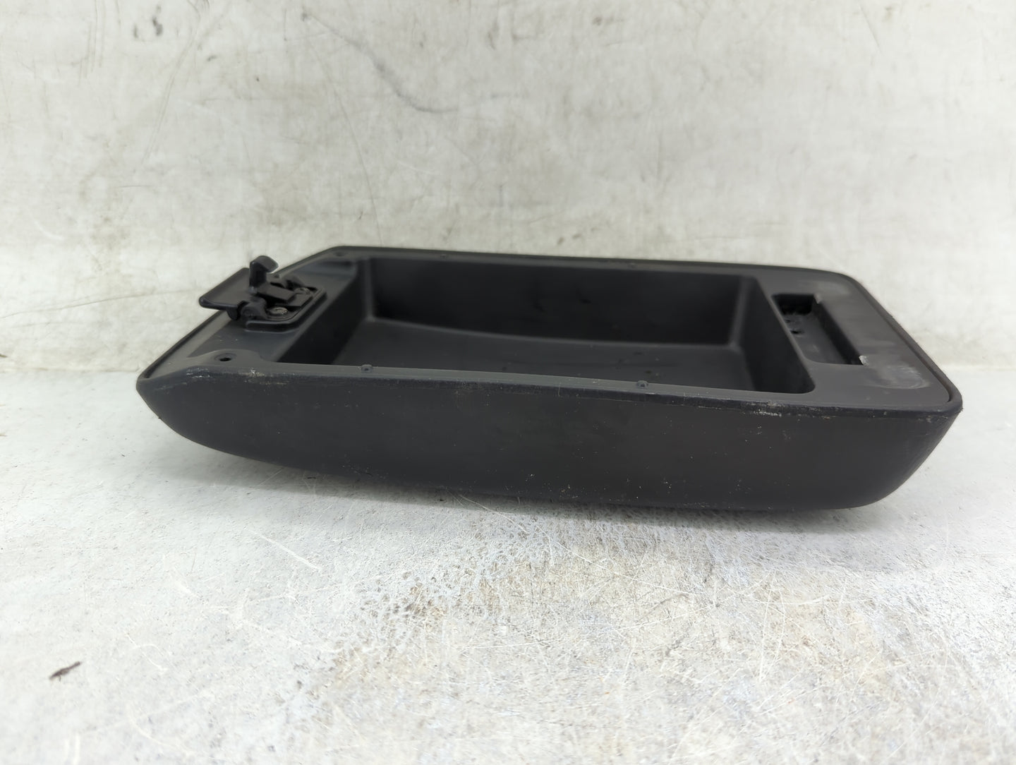 2005-2008 Pontiac Vibe Center Console Armrest Cover Lid Fits Fits 2005 2006 2007 2008 OEM Used Auto Parts - Oemusedautoparts