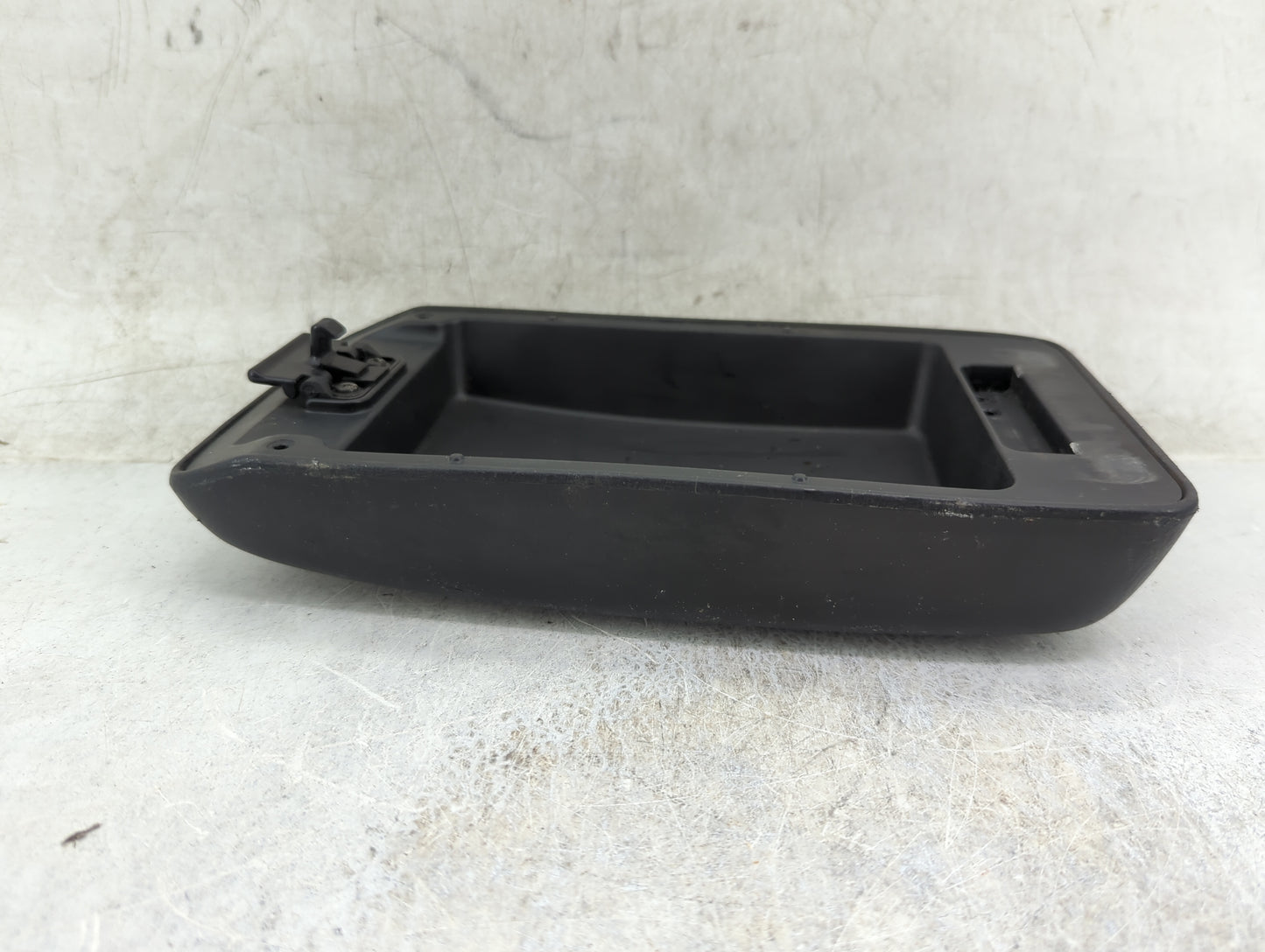 2005-2008 Pontiac Vibe Center Console Armrest Cover Lid Fits Fits 2005 2006 2007 2008 OEM Used Auto Parts - Oemusedautoparts