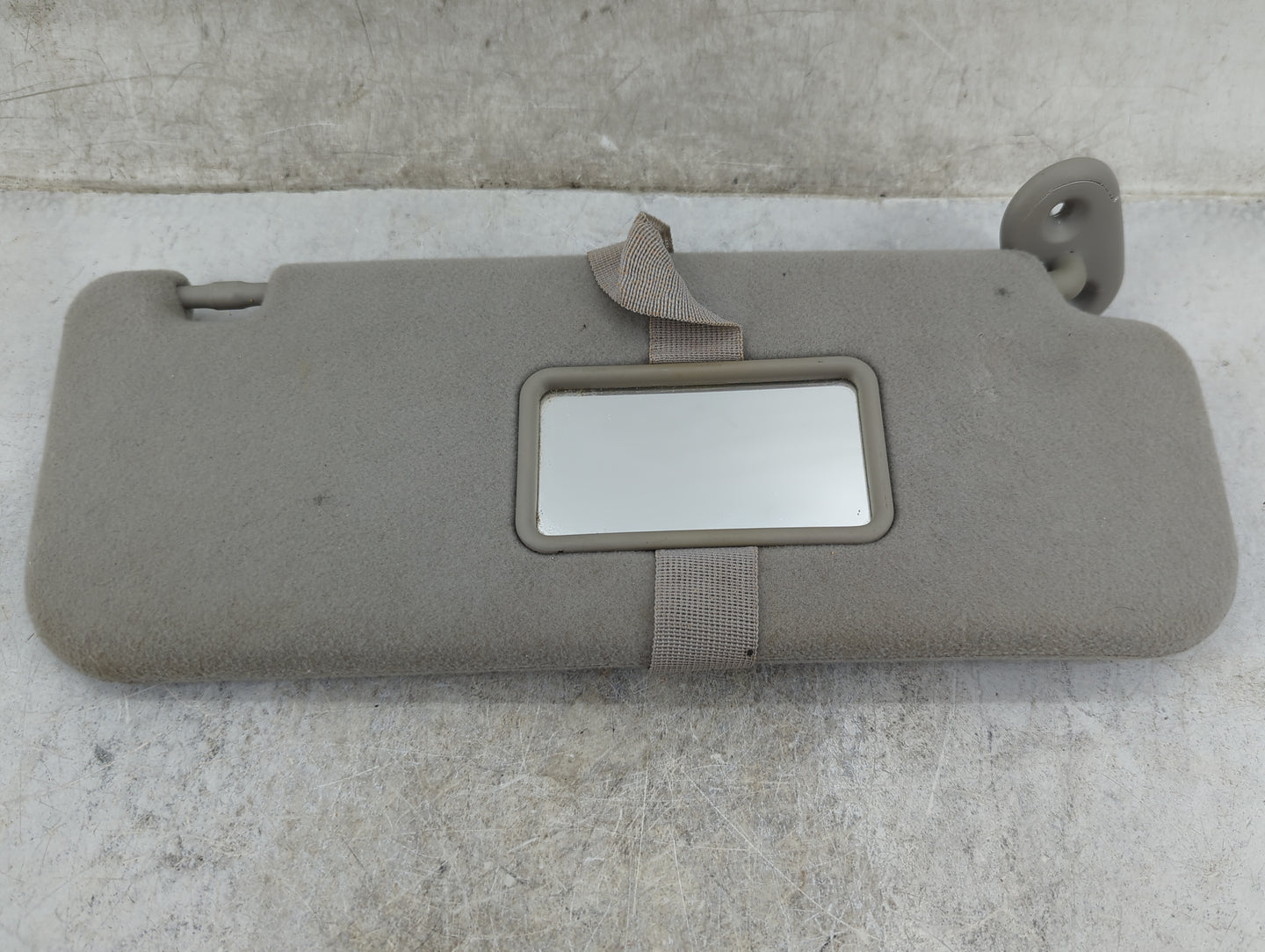 2005-2008 Pontiac Vibe Sun Visor Shade Replacement Passenger Right Mirror Fits Fits 2005 2006 2007 2008 OEM Used Auto Parts 