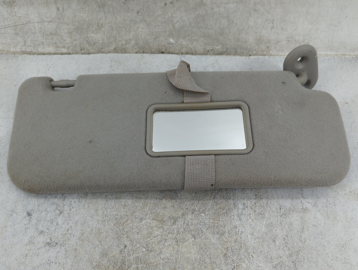 2005-2008 Pontiac Vibe Sun Visor Shade Replacement Passenger Right Mirror Fits Fits 2005 2006 2007 2008 OEM Used Auto Parts 