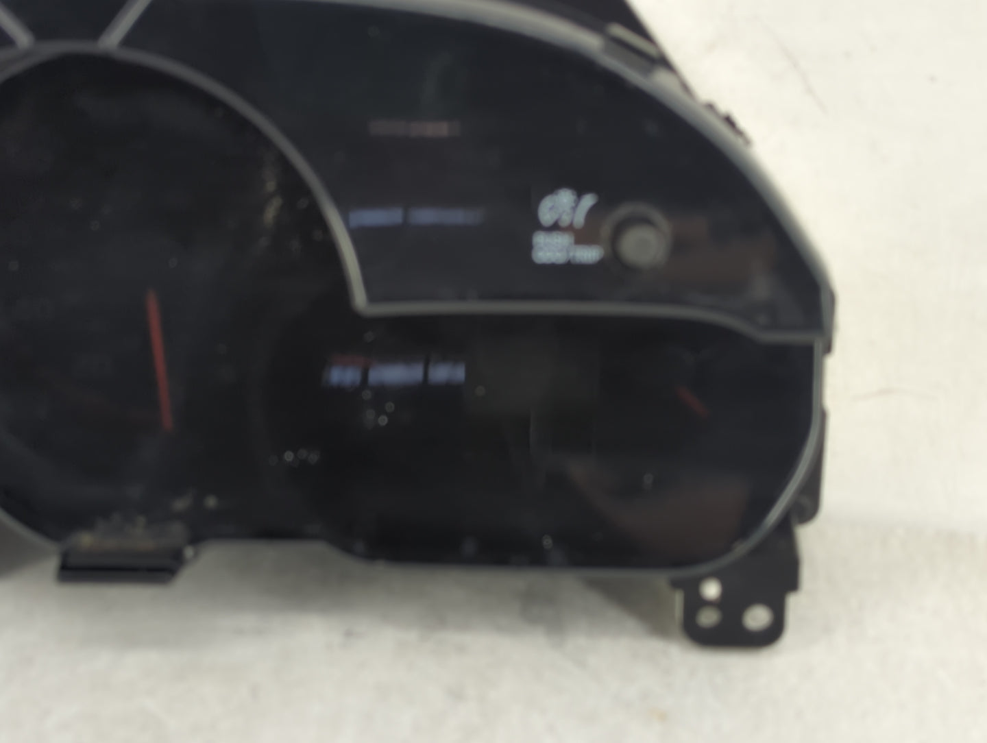 2009-2010 Pontiac Vibe Instrument Cluster Speedometer Gauges Fits Fits 2009 2010 OEM Used Auto Parts - Oemusedautoparts1.com