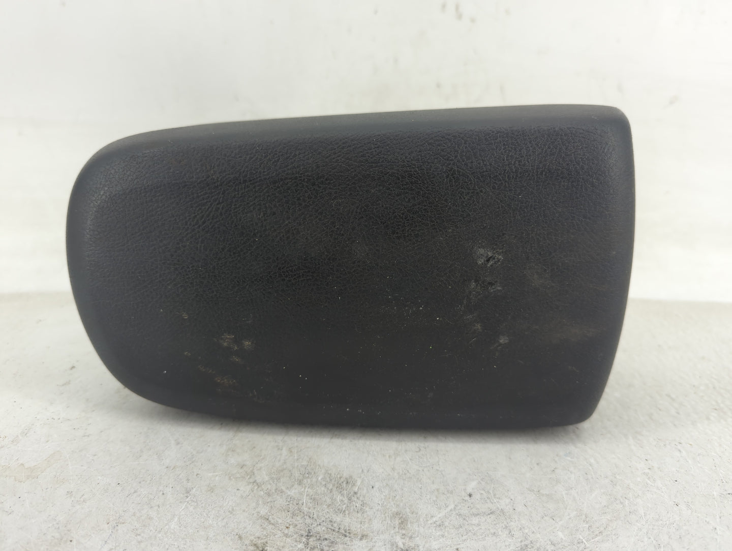 2009-2010 Pontiac Vibe Center Console Armrest Cover Lid Fits Fits 2009 2010 OEM Used Auto Parts - Oemusedautoparts1.com