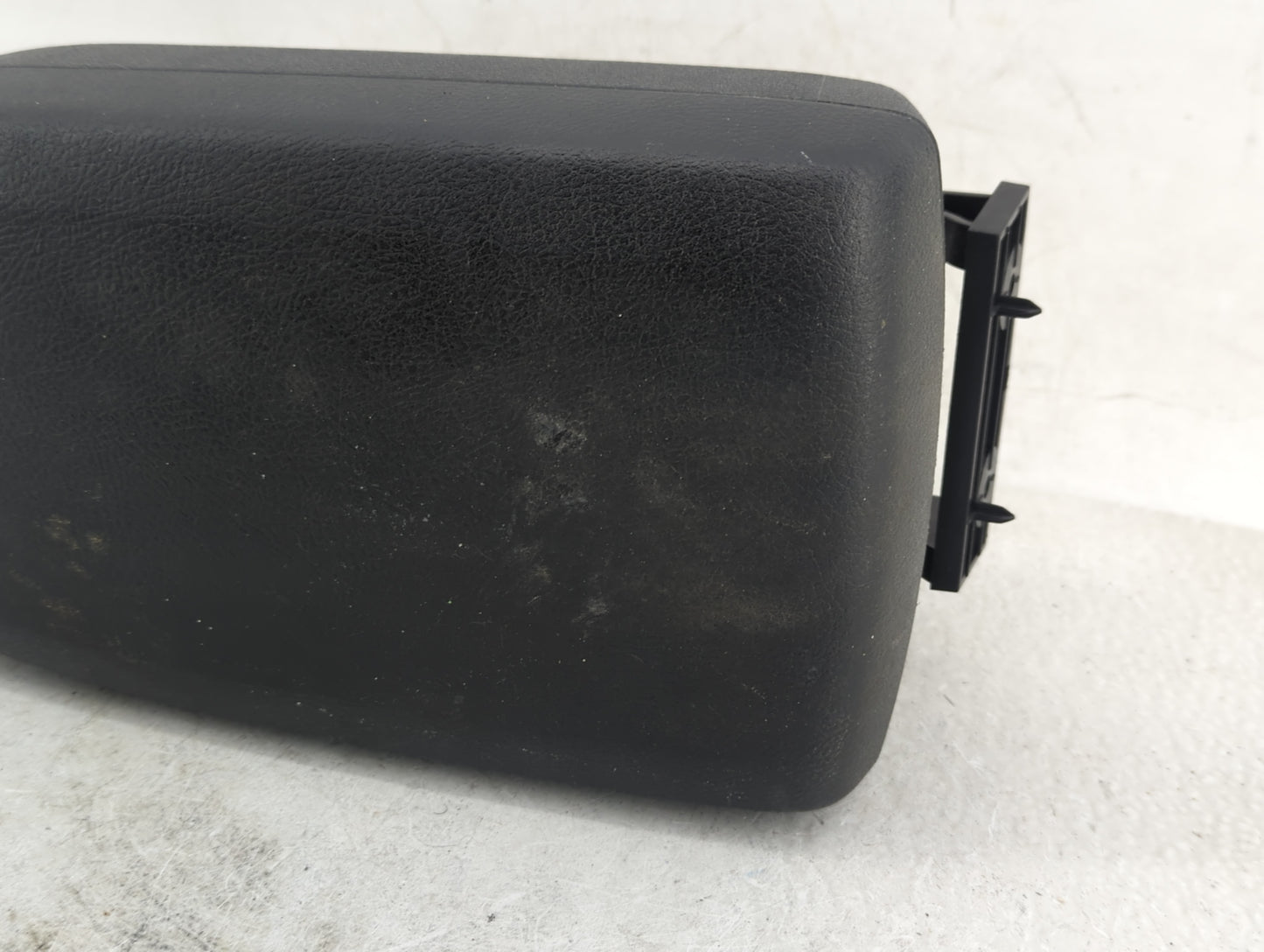 2009-2010 Pontiac Vibe Center Console Armrest Cover Lid Fits Fits 2009 2010 OEM Used Auto Parts - Oemusedautoparts1.com