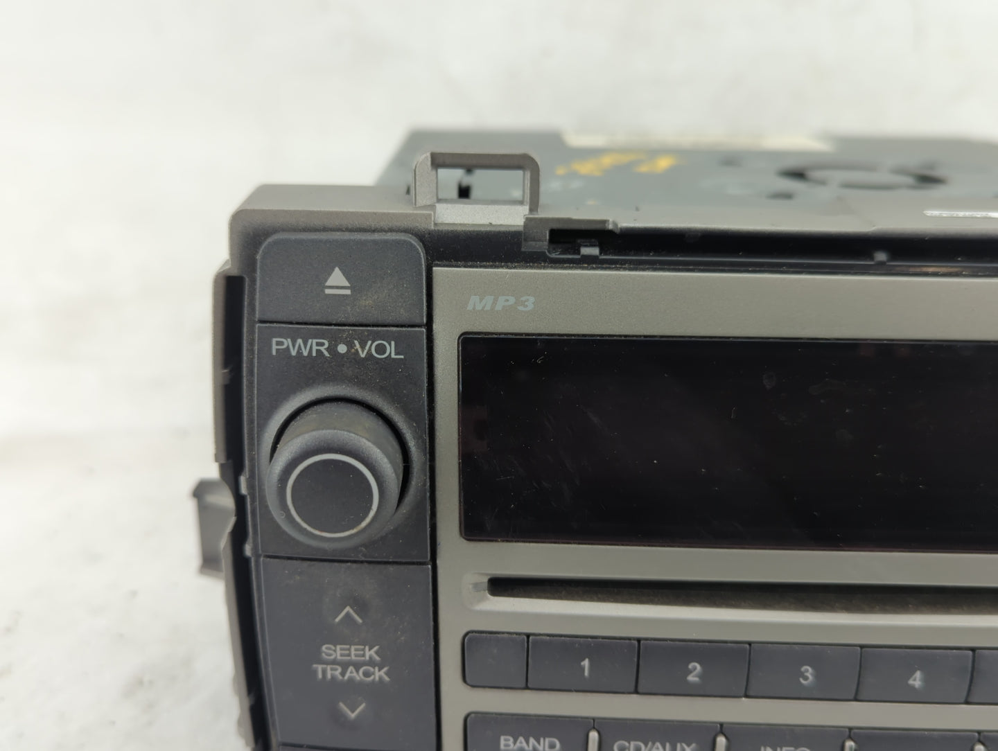 2009 Pontiac Vibe Radio AM FM Cd Player Receiver Replacement Fits OEM Used Auto Parts - Oemusedautoparts1.com