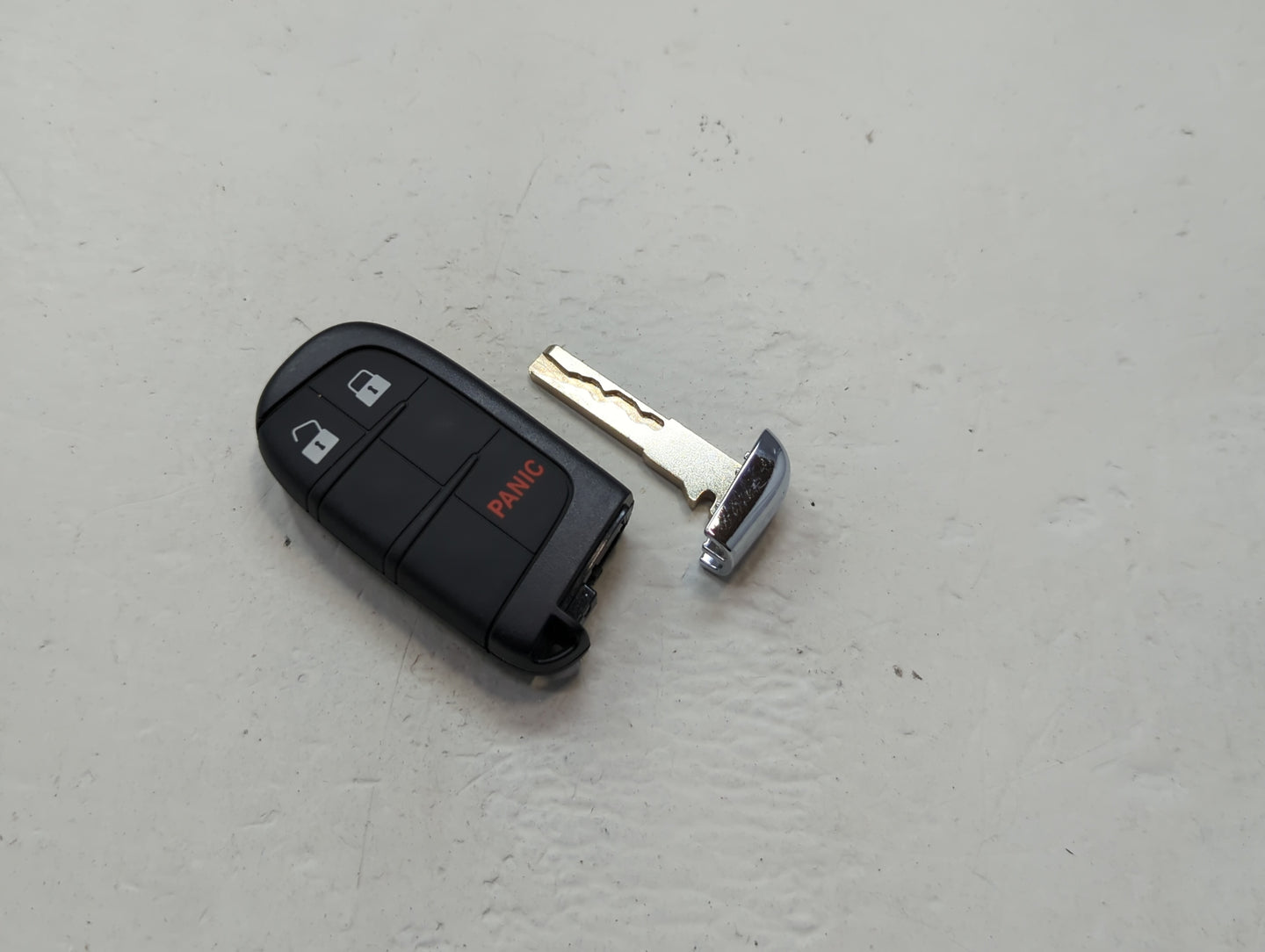 Ram Keyless Entry Remote Fob M3N-40821302 60977656 3 buttons - Oemusedautoparts1.com