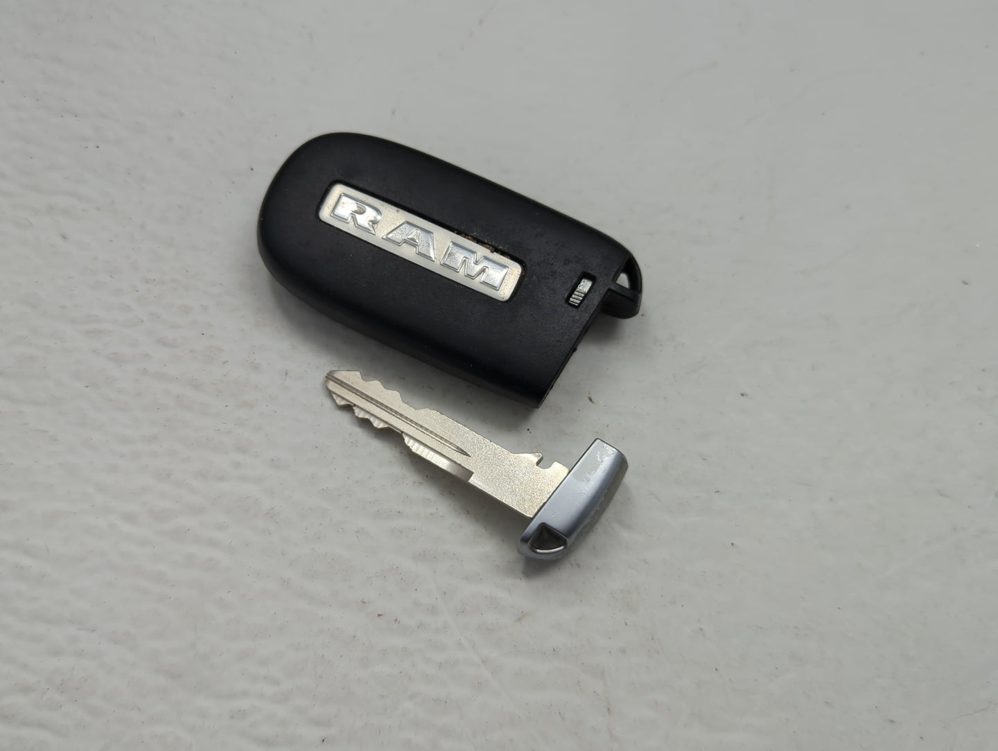 Ram Keyless Entry Remote Fob GQ4-54T 68288422AB 5 buttons - Oemusedautoparts1.com