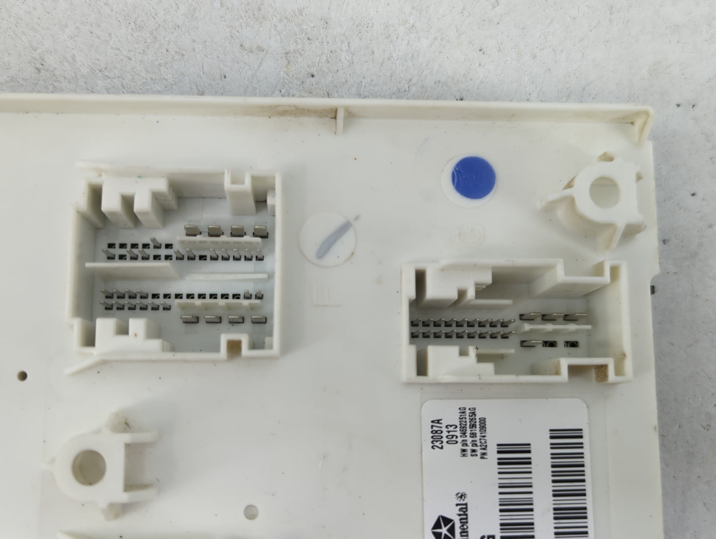 2013-2013 Ram 1500 Body Control Module Bcm Inner Cabin Fuse Box - Oemusedautoparts1.com