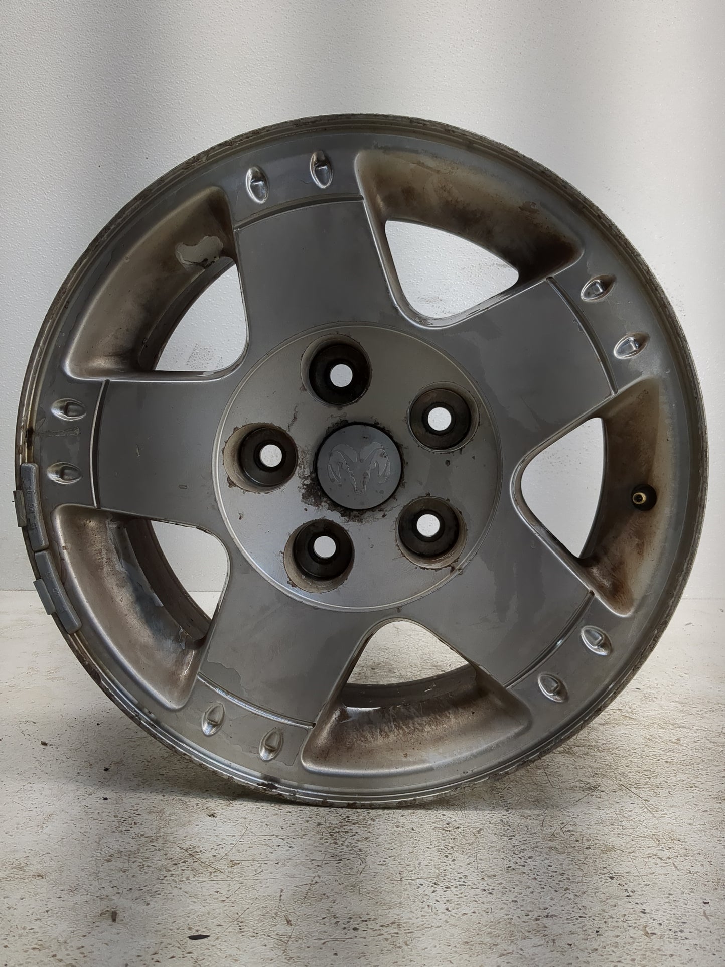 Ram 1500 Oem Wheel Rim 1148742 - Oemusedautoparts1.com