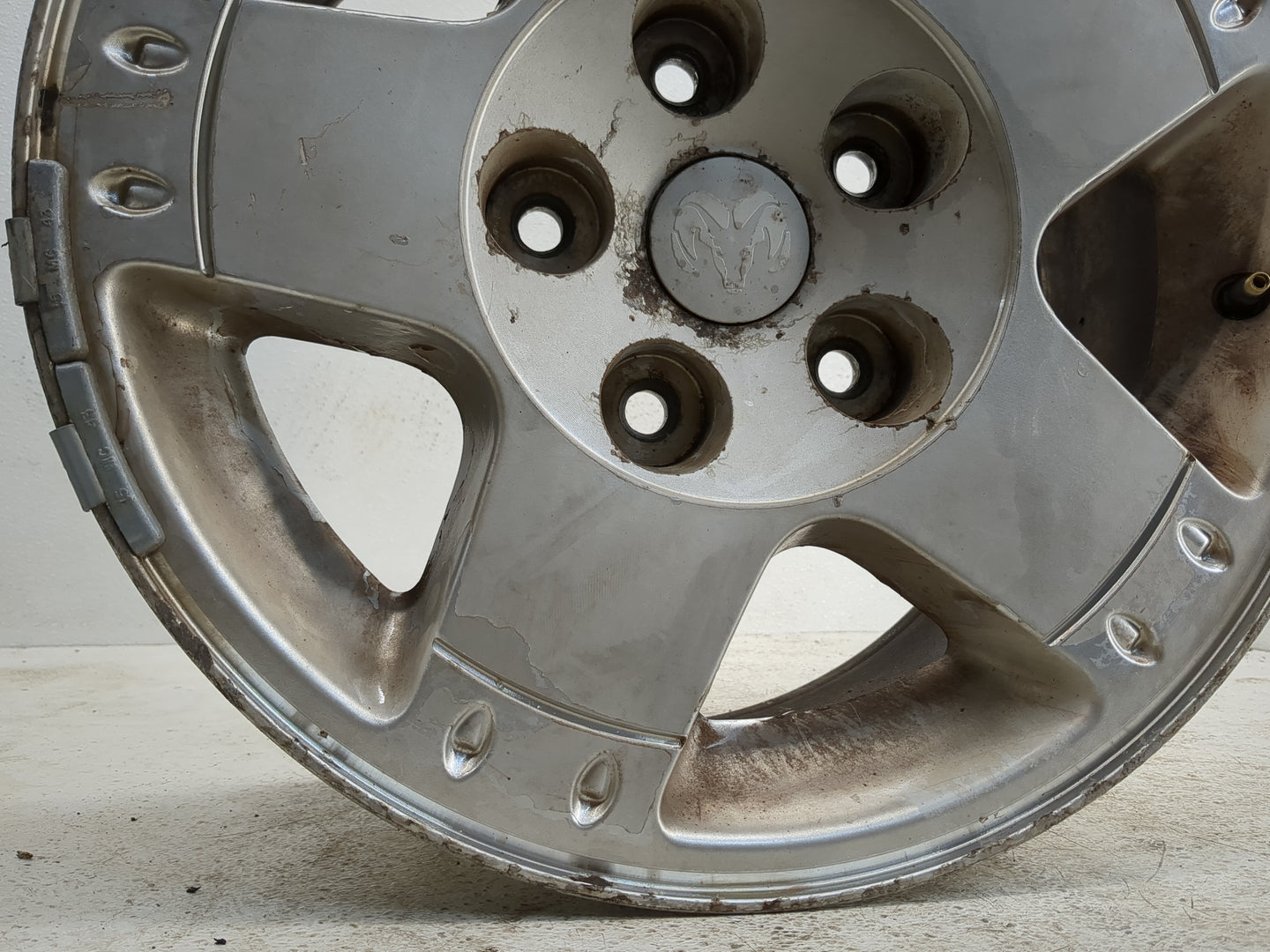 Ram 1500 Oem Wheel Rim 1148742 - Oemusedautoparts1.com
