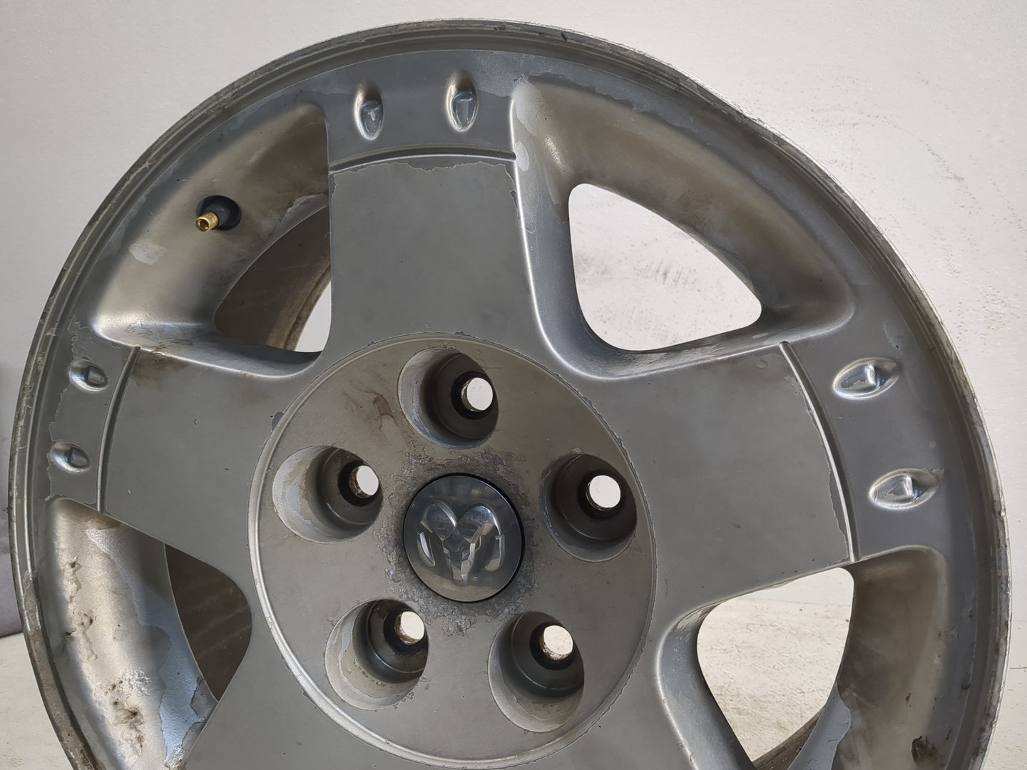 Ram 1500 Oem Wheel Rim 1152103 - Oemusedautoparts1.com