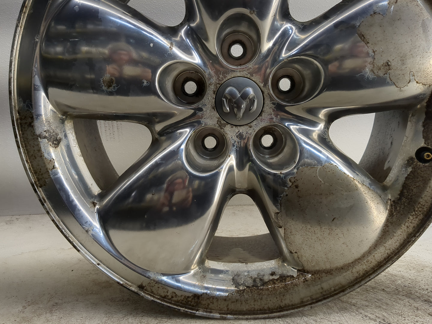 Ram 1500 Oem Wheel Rim 1281494 - Oemusedautoparts1.com
