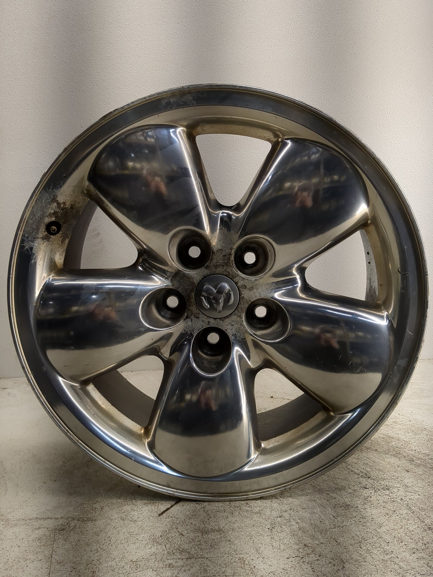 Ram 1500 Oem Wheel Rim 1281498 - Oemusedautoparts1.com
