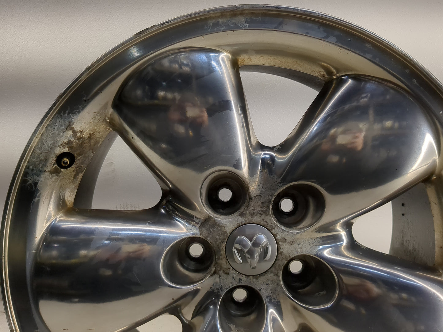 Ram 1500 Oem Wheel Rim 1281498 - Oemusedautoparts1.com