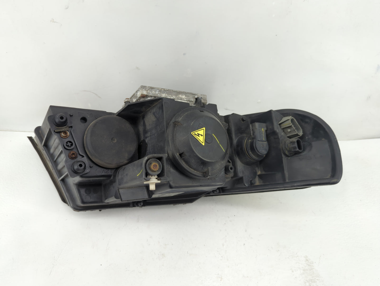 2005-2009 Saab 9-7x Driver Left Oem Head Light Headlight Lamp - Oemusedautoparts1.com