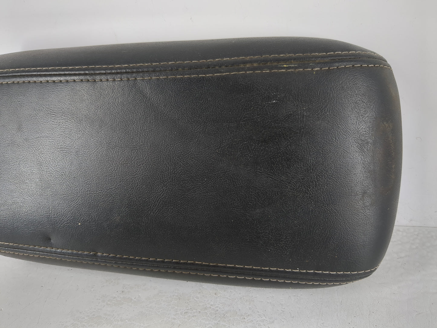 0 Saab 9-7x Center Console Armrest Cover Lid Fits OEM Used Auto Parts - Oemusedautoparts1.com