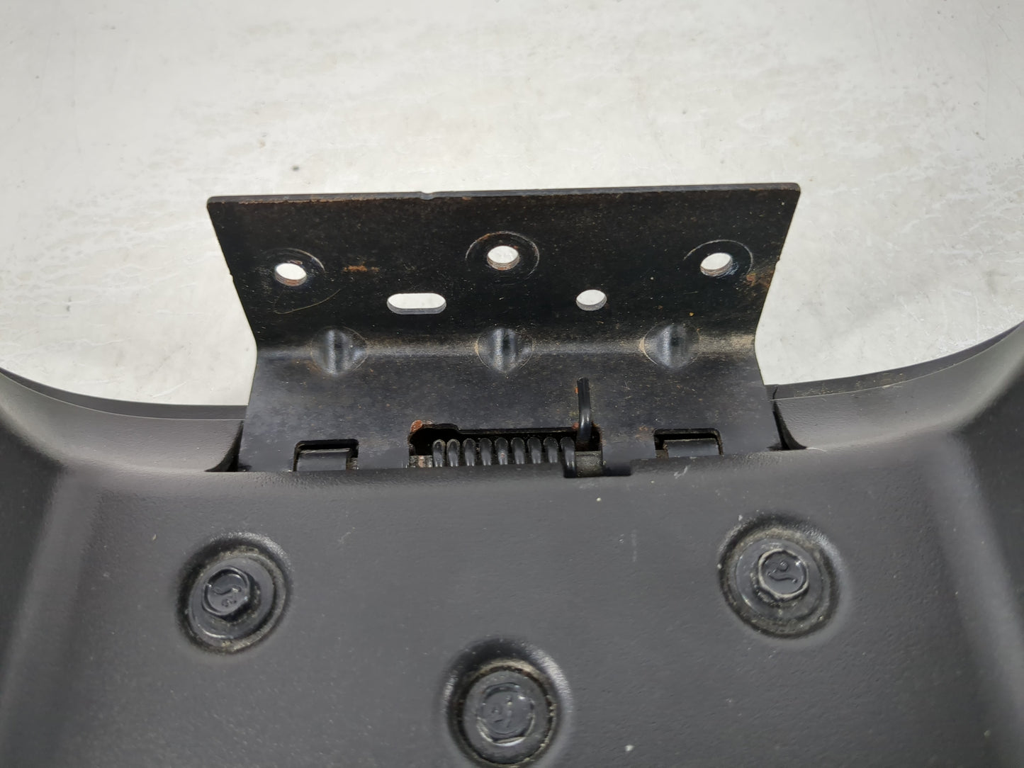0 Saab 9-7x Center Console Armrest Cover Lid Fits OEM Used Auto Parts - Oemusedautoparts1.com