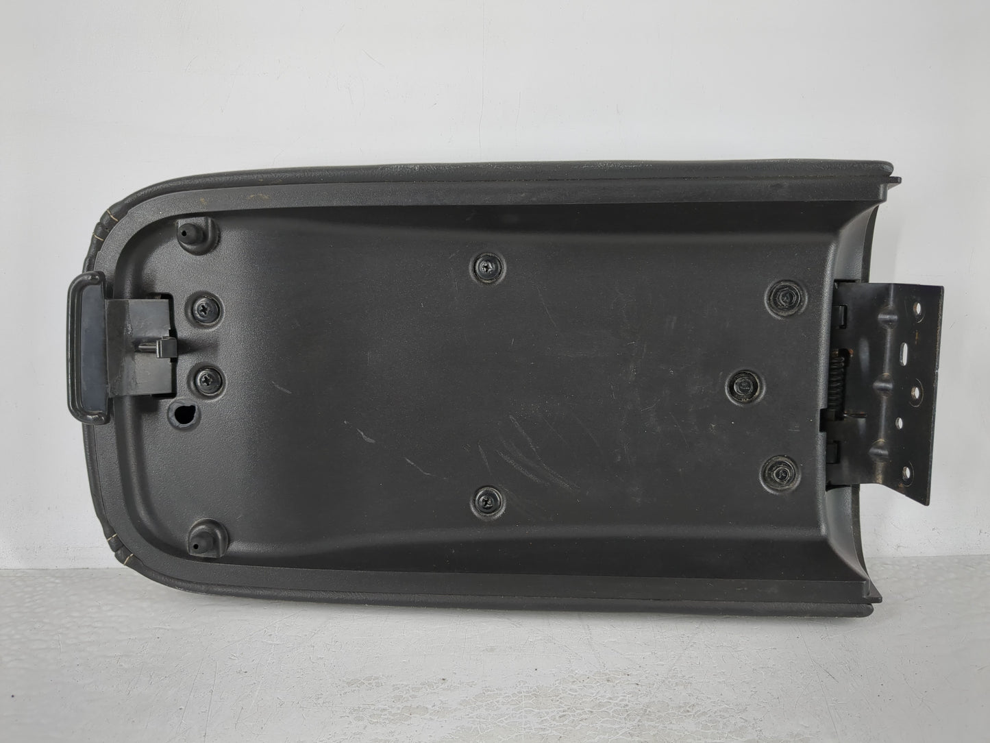 0 Saab 9-7x Center Console Armrest Cover Lid Fits OEM Used Auto Parts - Oemusedautoparts1.com