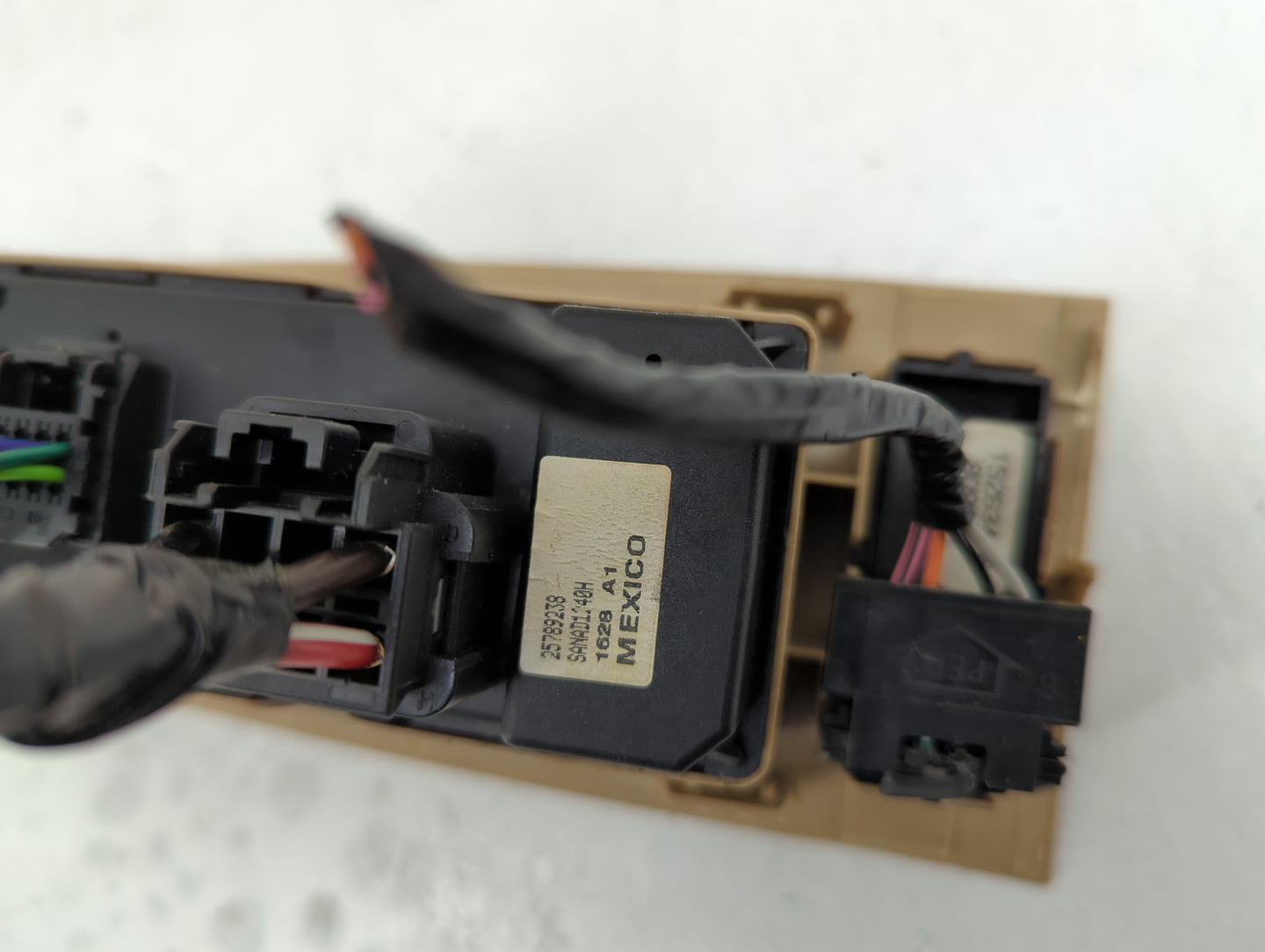 0 Saturn Outlook Master Power Window Switch Replacement Driver Side Left Fits OEM Used Auto Parts - Oemusedautoparts1.com