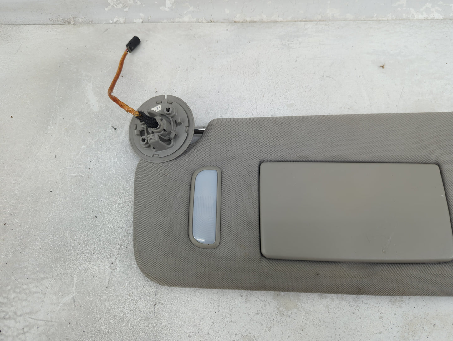 0 Saturn Outlook Sun Visor Shade Replacement Driver Left Mirror Fits OEM Used Auto Parts - Oemusedautoparts1.com