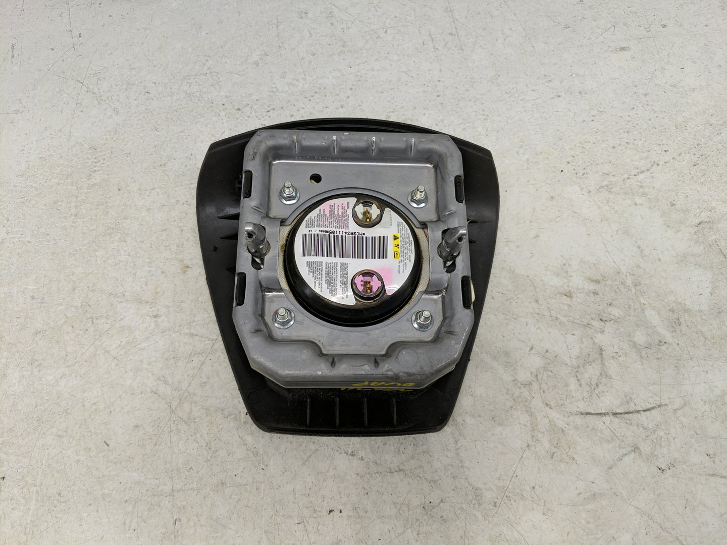 Saturn Outlook Air Bag Driver Left Steering Wheel Mounted Black - Oemusedautoparts1.com