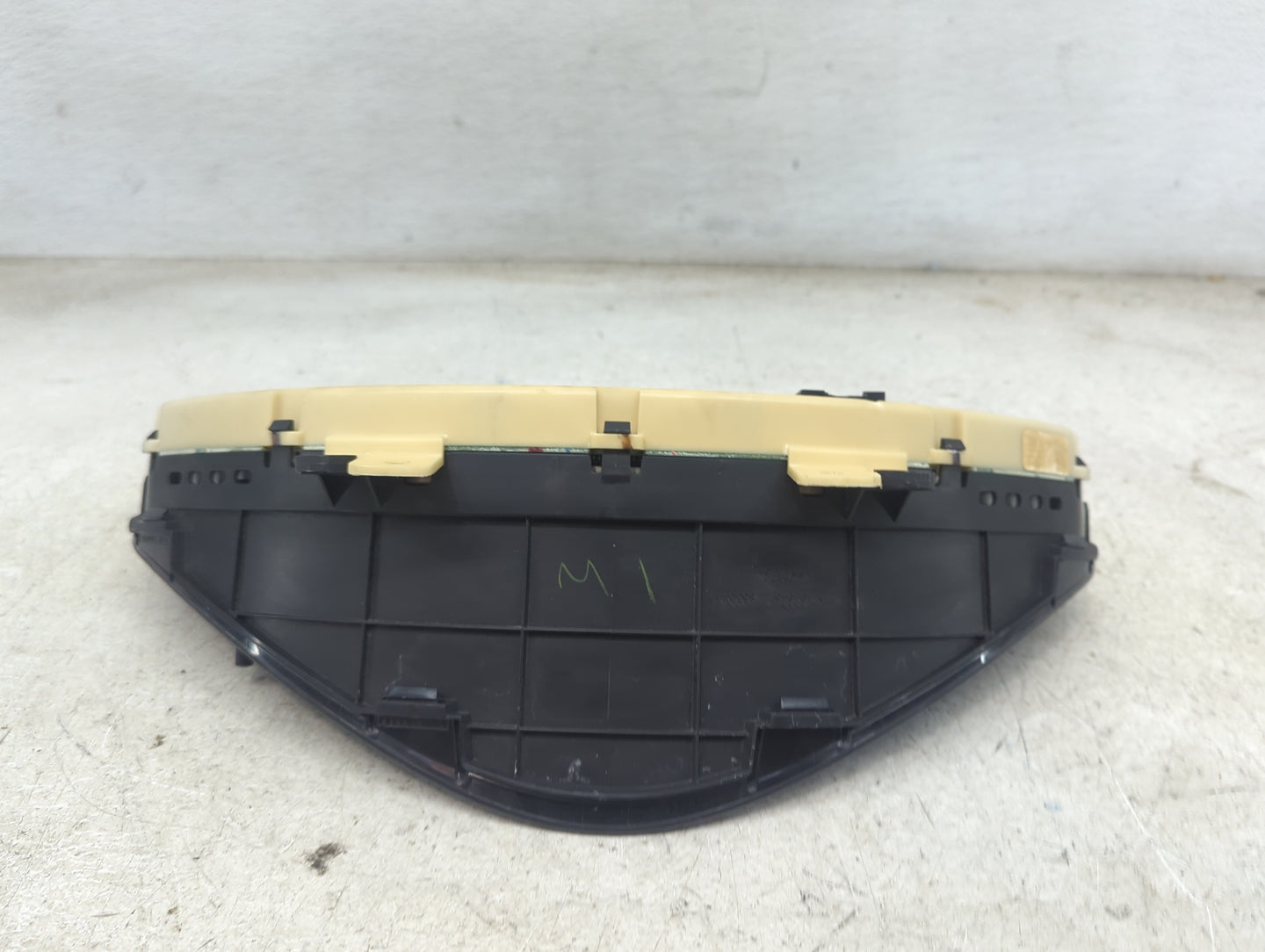 0 Saturn Outlook Instrument Cluster Speedometer Gauges Miles:152K Fits OEM Used Auto Parts - Oemusedautoparts1.com