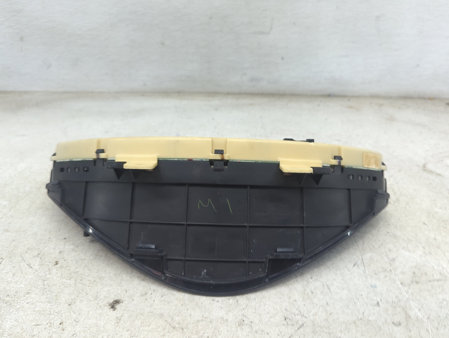 0 Saturn Outlook Instrument Cluster Speedometer Gauges Miles:152K Fits OEM Used Auto Parts - Oemusedautoparts1.com