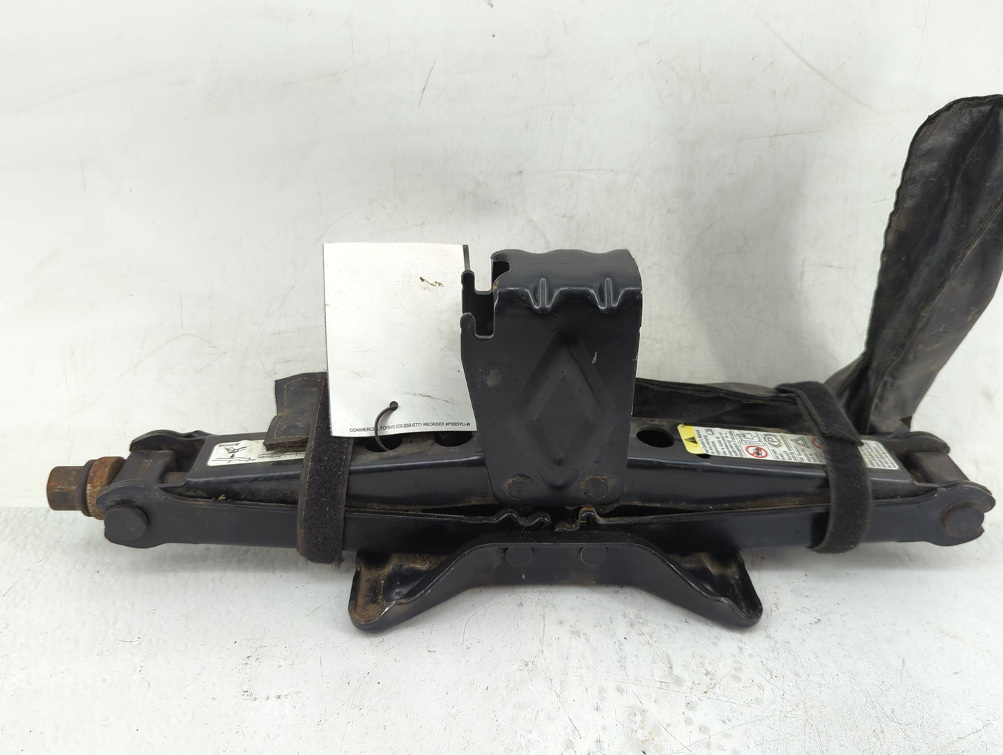 2009 Saturn Vue Spare Scissor Car Jack 1085723 - Oemusedautoparts1.com