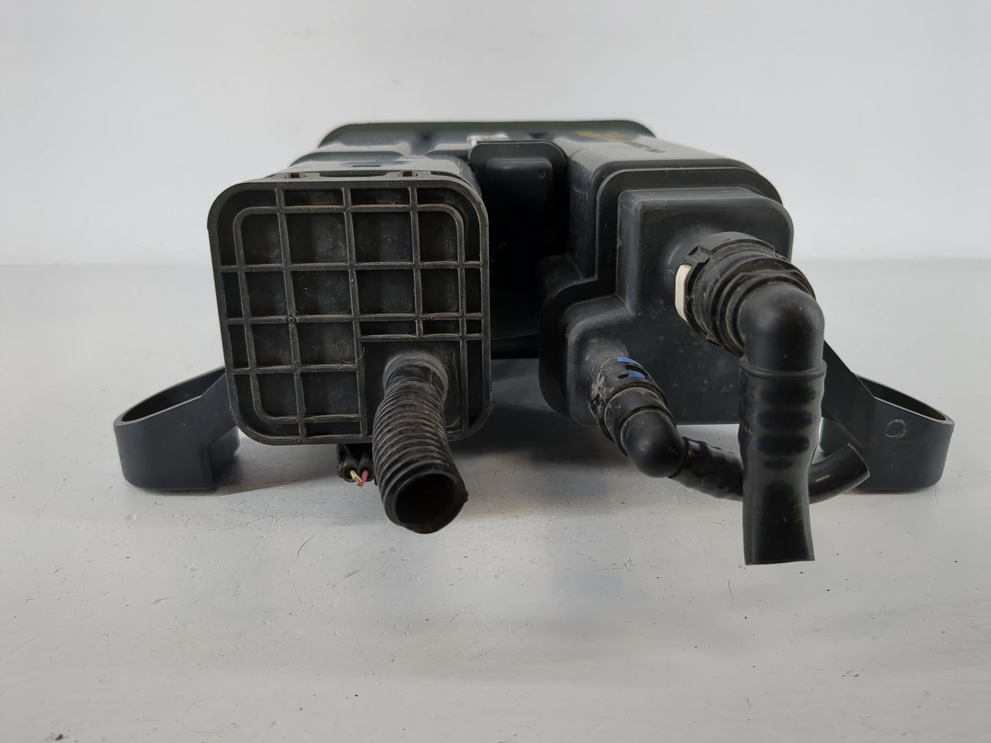 2009 Saturn Vue Fuel Vapor Charcoal Canister 1124069 - Oemusedautoparts1.com