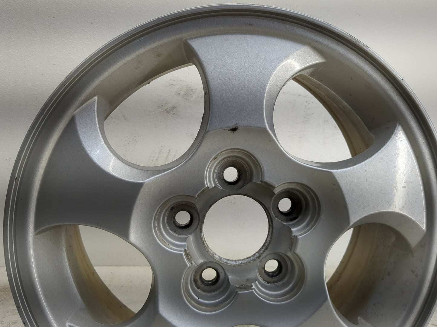 2002-2004 Saturn Vue Oem Wheel Rim 1191783 - Oemusedautoparts1.com
