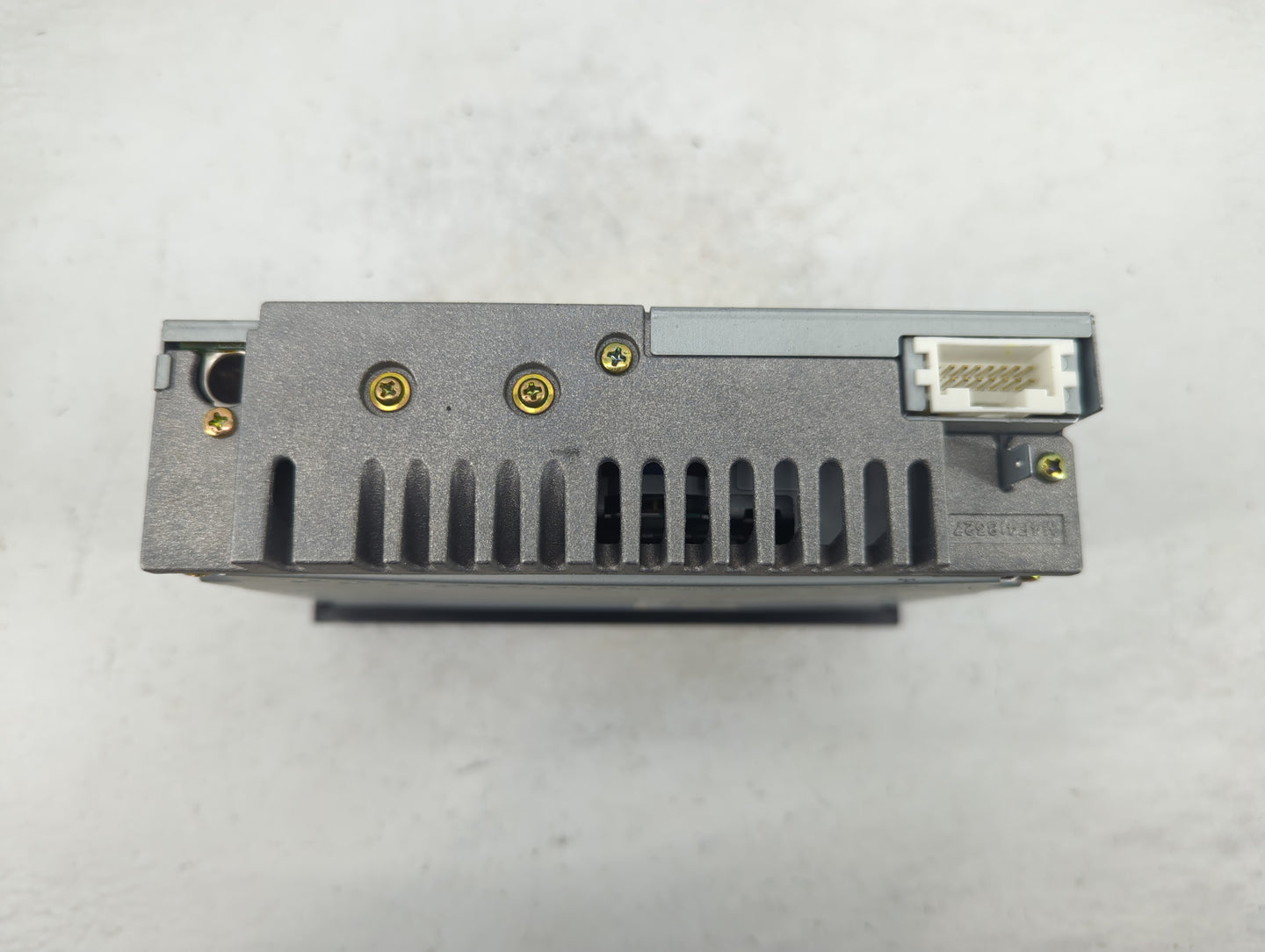 2004 Saturn Vue Radio AM FM Cd Player Receiver Replacement Fits OEM Used Auto Parts - Oemusedautoparts1.com