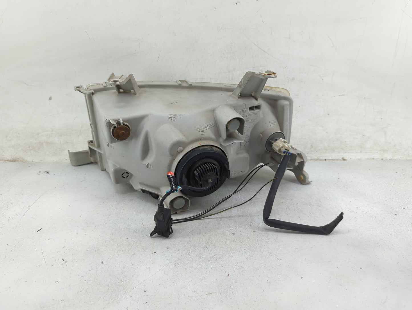 2004-2006 Scion Xb Driver Left Oem Head Light Headlight Lamp 5025060 - Oemusedautoparts1.com
