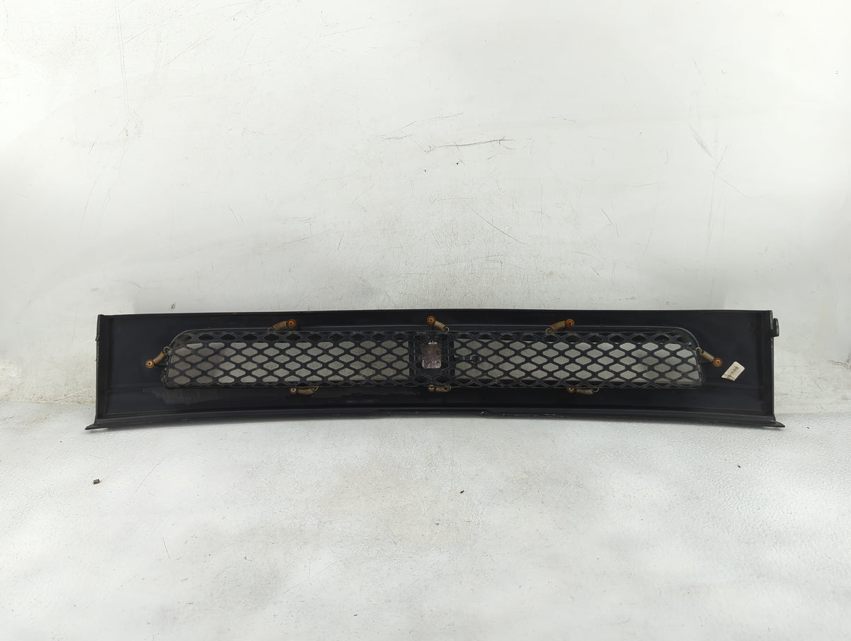 2004-2006 Scion Xb Front Grille Bumper Not Included - Oemusedautoparts1.com