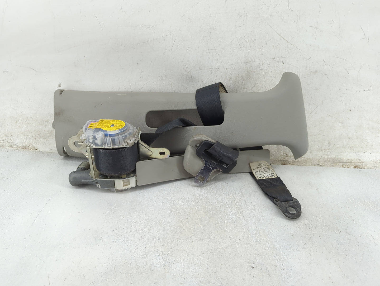 2004-2006 Scion Xb Passenger Front Seatbelt Retractor 5025170 - Oemusedautoparts1.com