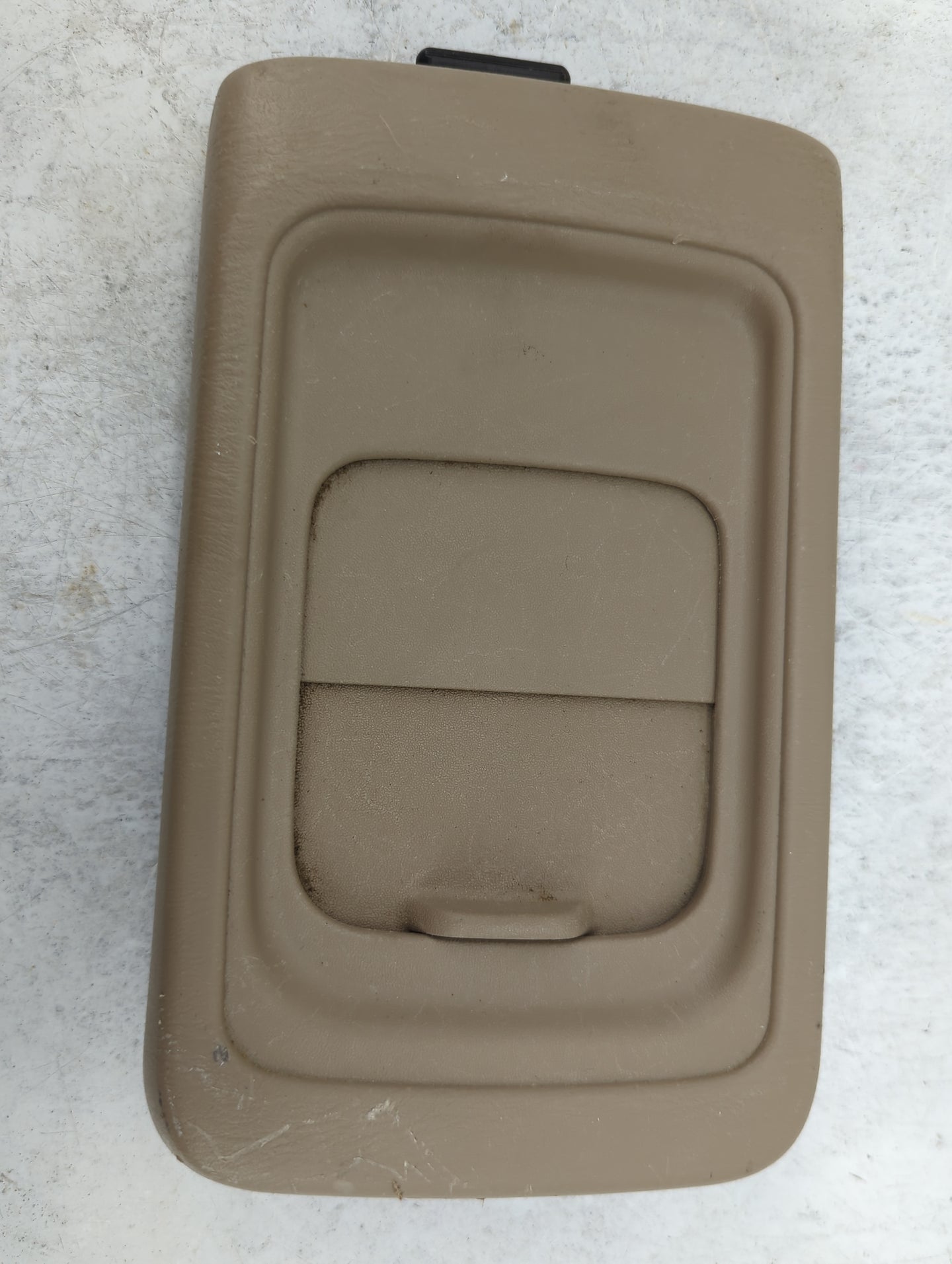 1998-2002 Subaru Forester Center Console Armrest Cover Lid Fits Fits 1998 1999 2000 2001 2002 OEM Used Auto Parts - Oemuseda