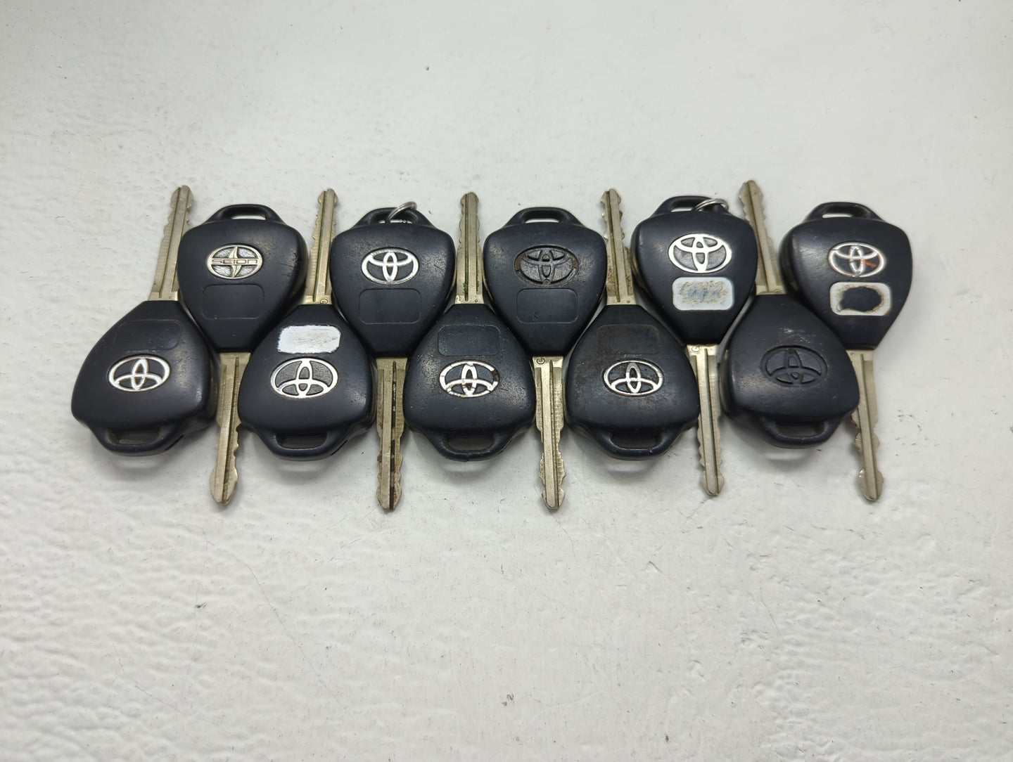 Lot of 10 Toyota Keyless Entry Remote Fob UNKNOWN UNKNOWN - Oemusedautoparts1.com
