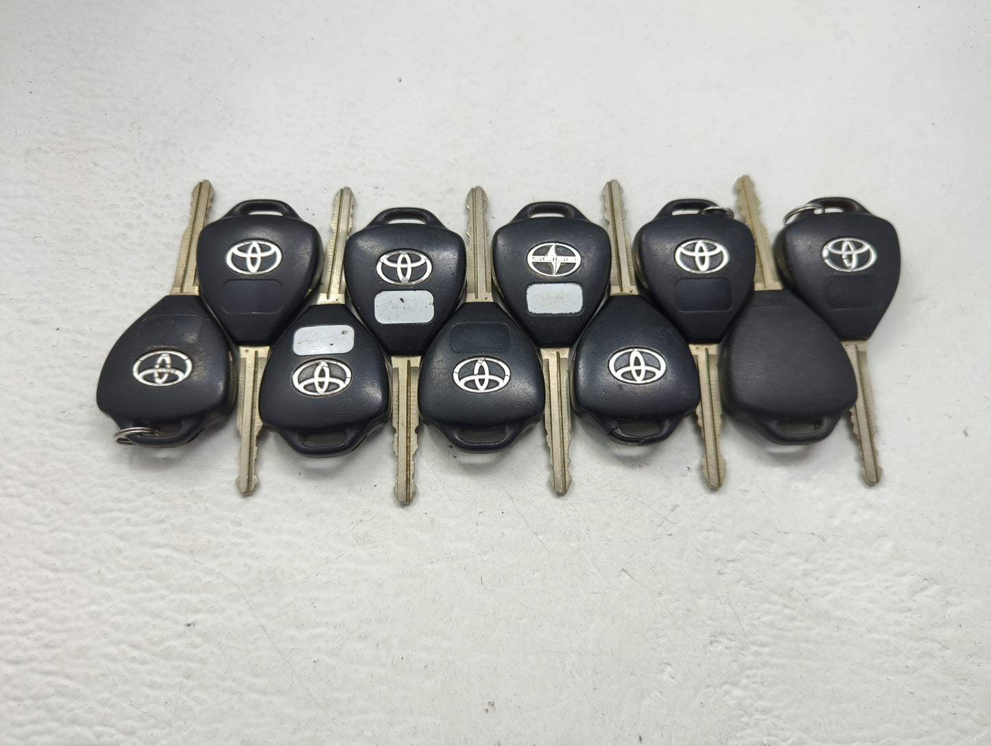 Lot of 10 Toyota Keyless Entry Remote Fob UNKNOWN UNKNOWN - Oemusedautoparts1.com