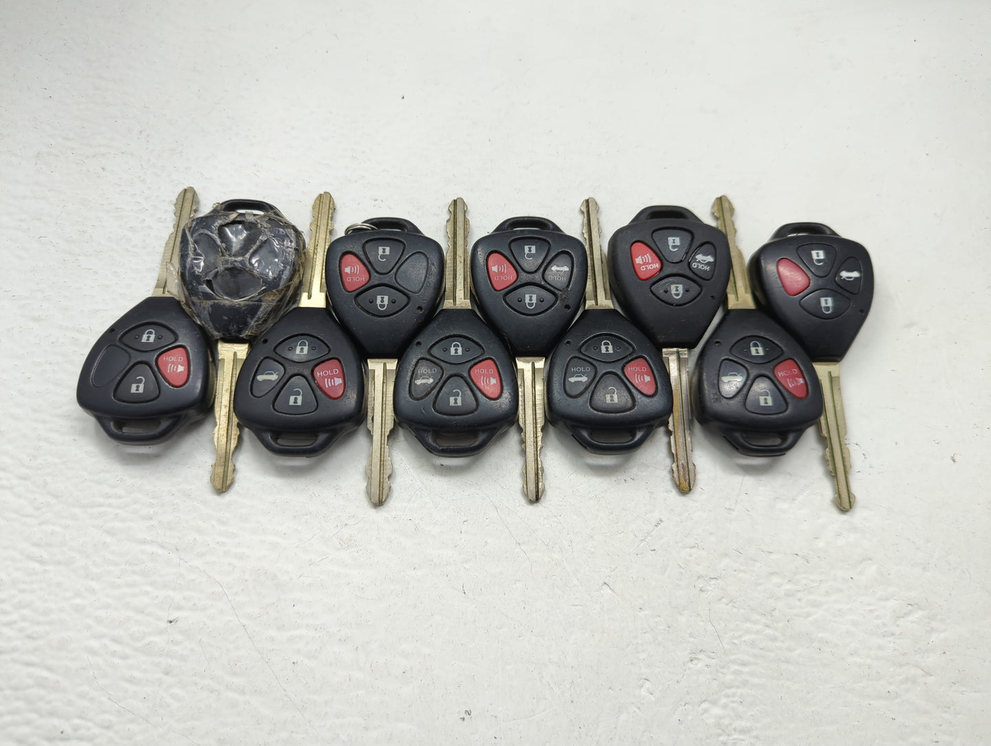 Lot of 10 Toyota Keyless Entry Remote Fob MIXED FCC IDS MIXED PART - Oemusedautoparts1.com