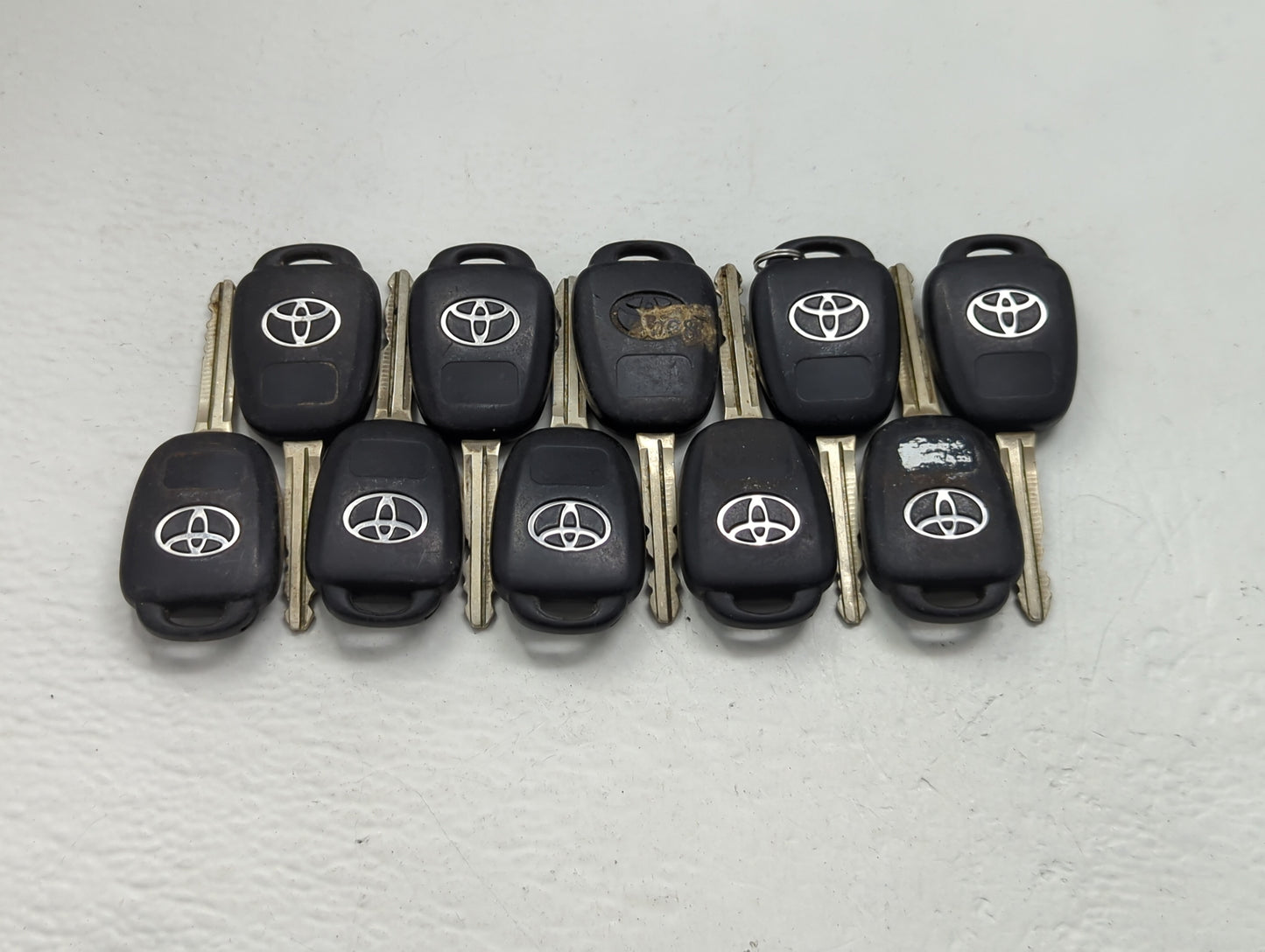 Lot of 10 Toyota Keyless Entry Remote Fob MIXED FCC IDS MIXED PART - Oemusedautoparts1.com