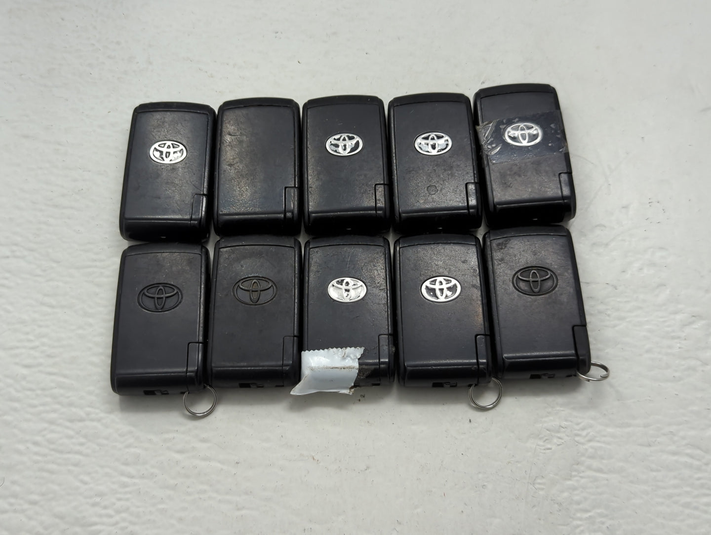 Lot of 10 Toyota Keyless Entry Remote Fob MIXED FCC IDS MIXED PART - Oemusedautoparts1.com
